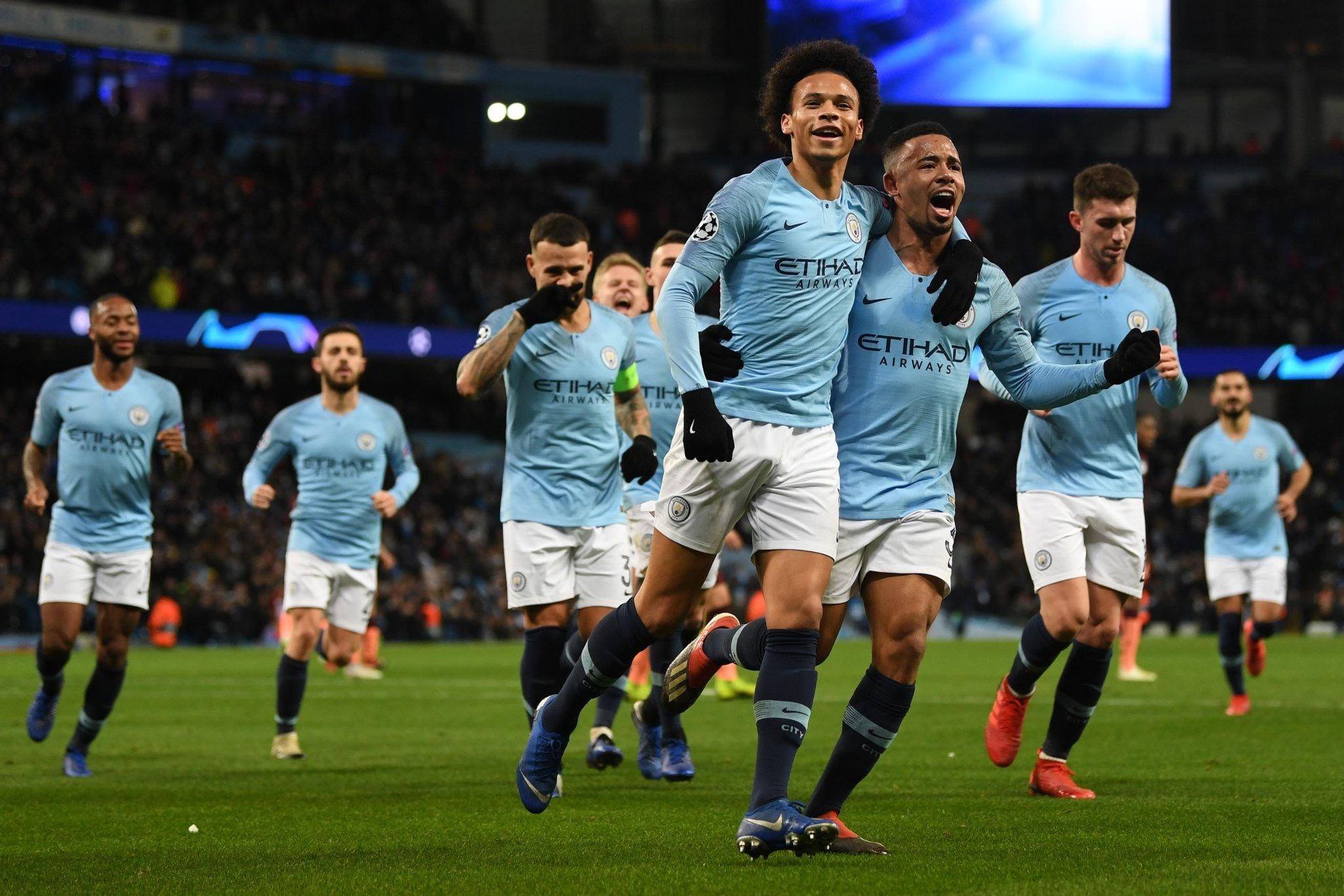 凭借其稳固 凭借其稳固